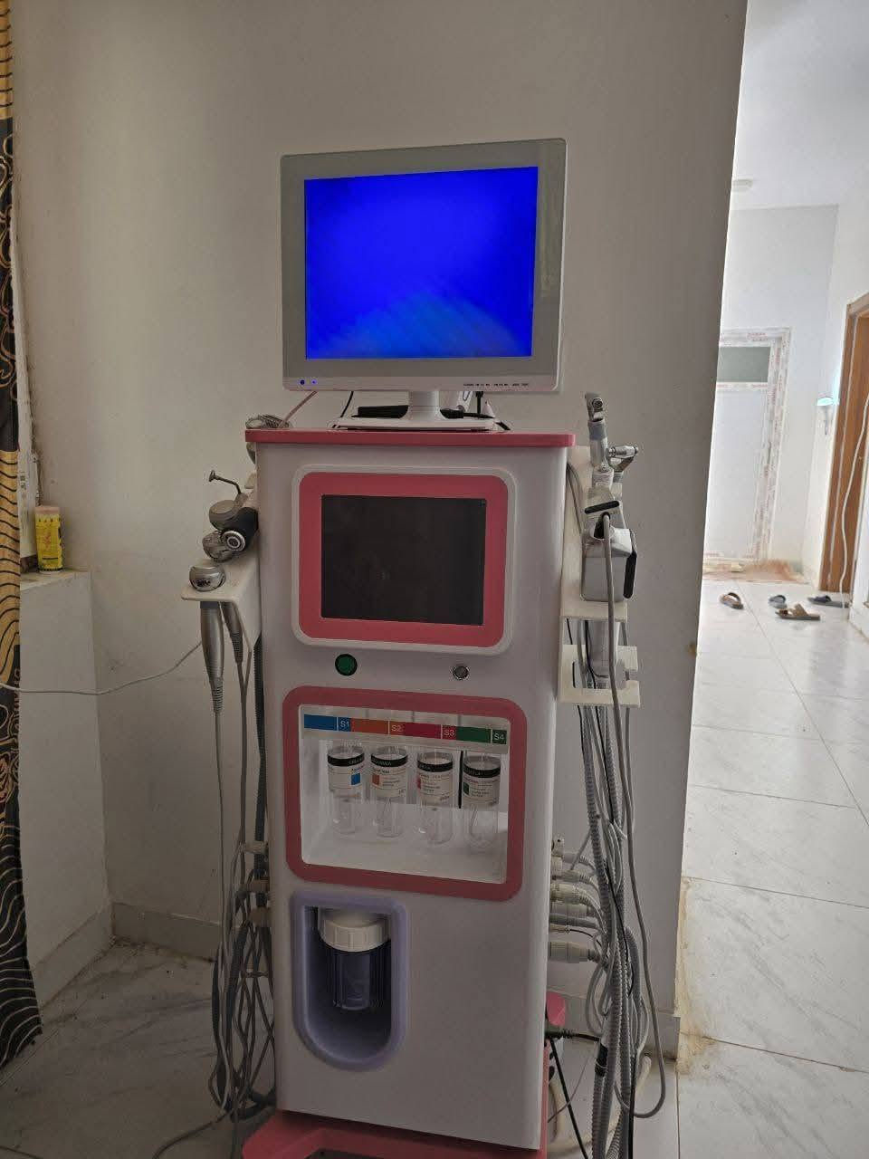 جهاز ليزر كاندلا اصدار 25
جهاز هايدروفيشل حديث يحتوي على سونار للبشرة والشعر ويحتوي على 20هاند مختلفة غير مستعملات للبيع بسعر مناسب
للتواصل الاتصال على الرقم 0774 535 5081
