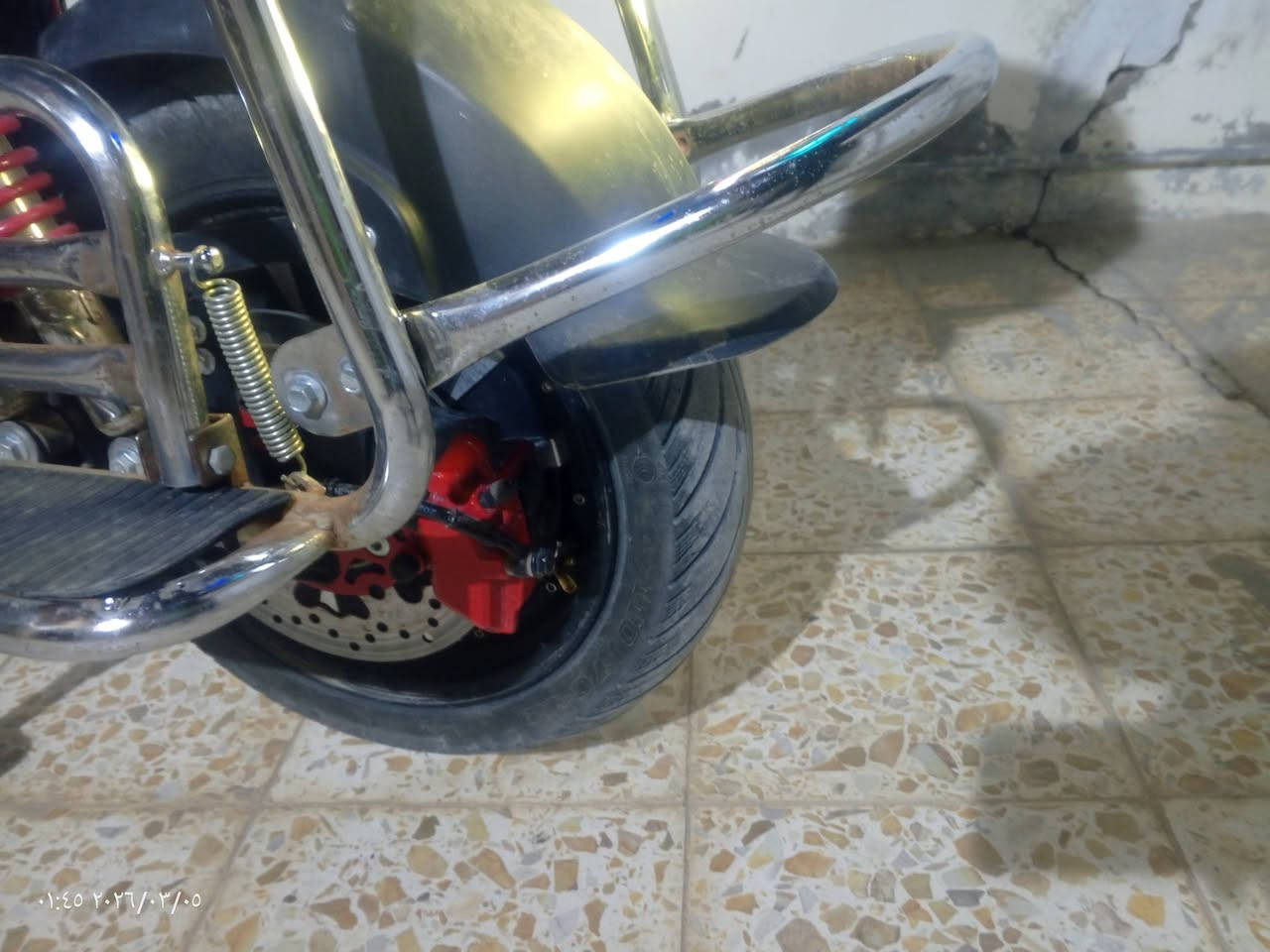 السلام عليكم ماطور هيوشه 26 نضيف كما واضح بصوره 
بطاريات فحص كهربائيهات شغاله سماعه جوه الكشن كشن 
كهربائي عل بصمه وياه 2 سويج 2 بصمه كله كامل  السعر 625 وبي مجال لطيبين الاتصال عل رقم ***********
النعيمي بخدمتكم وحاضر
