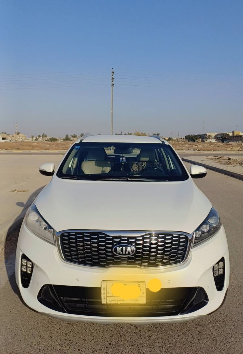 السلام عليكم
سيارة نوع سورنتو خليجي موديل2019 رقم بغداد بأسمي 
موصفات عده البنراما سياره 6 اسلندر 3300محرك سبعة راكب 3 قطع تبريد مري شفط جنطة كهربائي  كامرة حساسات  شاشة كبيرة كشنات جلد شحن واير ليس السيارة 
السيارة جديدة ماشية120
كير مكينه حدادية و تبريد كفالة السعر 255
العنوان محمودية
رقم الهاتف***********
