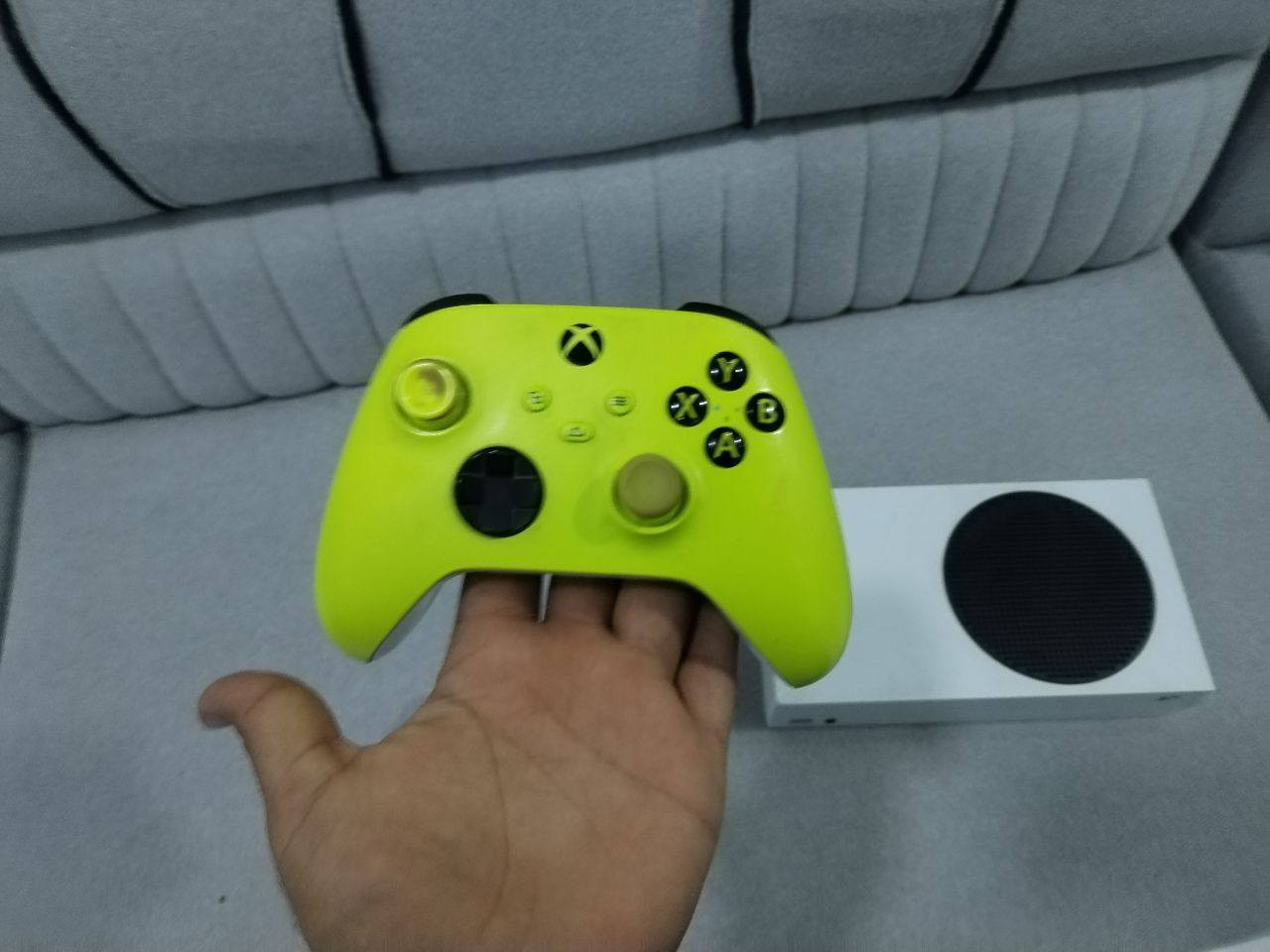 جهاز x box s للبيع 600 الف
مع جويستك ثاني هدية (الاخضر)

-ما مفتوح
-جويستك اصلي نظيف
-تتوفر بيه الالعاب التالية
~فيفا 24
~كول اوف ديوتي مودرنويرف ll
~ كول اوف ديوتي مودرنويرف lll 
-رزدنت ايفل 2 ريماستر
~كريك داون 1  و كريك داون 2 (لعبة كلاسيكية)
~هيت مان ll
~مورتال كومبات x 
~سبليت فاكشون

البصرة الزبير


**إذا كنت صاحب هذا الإعلان وتريد حذفه لأي سبب، رجاءا أرسل رسالة إلى الدعم الفني**