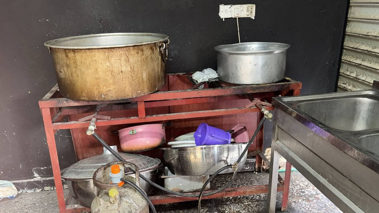 السلام عليكم غراض مطعم
مجمده
عارضه 
ميوزه سل ستيل واح متر واحد متر ونص 
حمايه 
سنك 
طباخ ابو ٣ عيون 
ميوزه خشب 
ميز كاشي عدد ٢
تنور مندي


**إذا كنت صاحب هذا الإعلان وتريد حذفه لأي سبب، رجاءا أرسل رسالة إلى الدعم الفني**