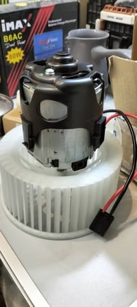 بلور تكييف • مروحة داخلية • تناسب BMW