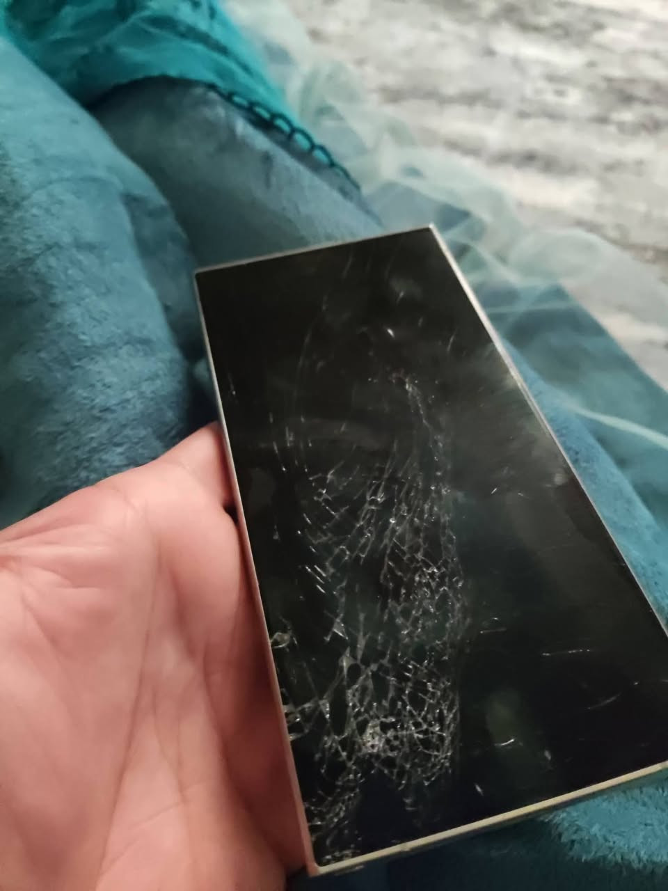 السلام عليكم
السلام عليكم
سامسونك اس ٢٤ الترا الذاكرة واحد تيرا 
الجهاز شغال قيم وأخذ للعلم سعر الشاشة والظهر ٢٩٧ الف مستعجل على بيعته كلش عنواني ديالى بعقوبة


**إذا كنت صاحب هذا الإعلان وتريد حذفه لأي سبب، رجاءا أرسل رسالة إلى الدعم الفني**