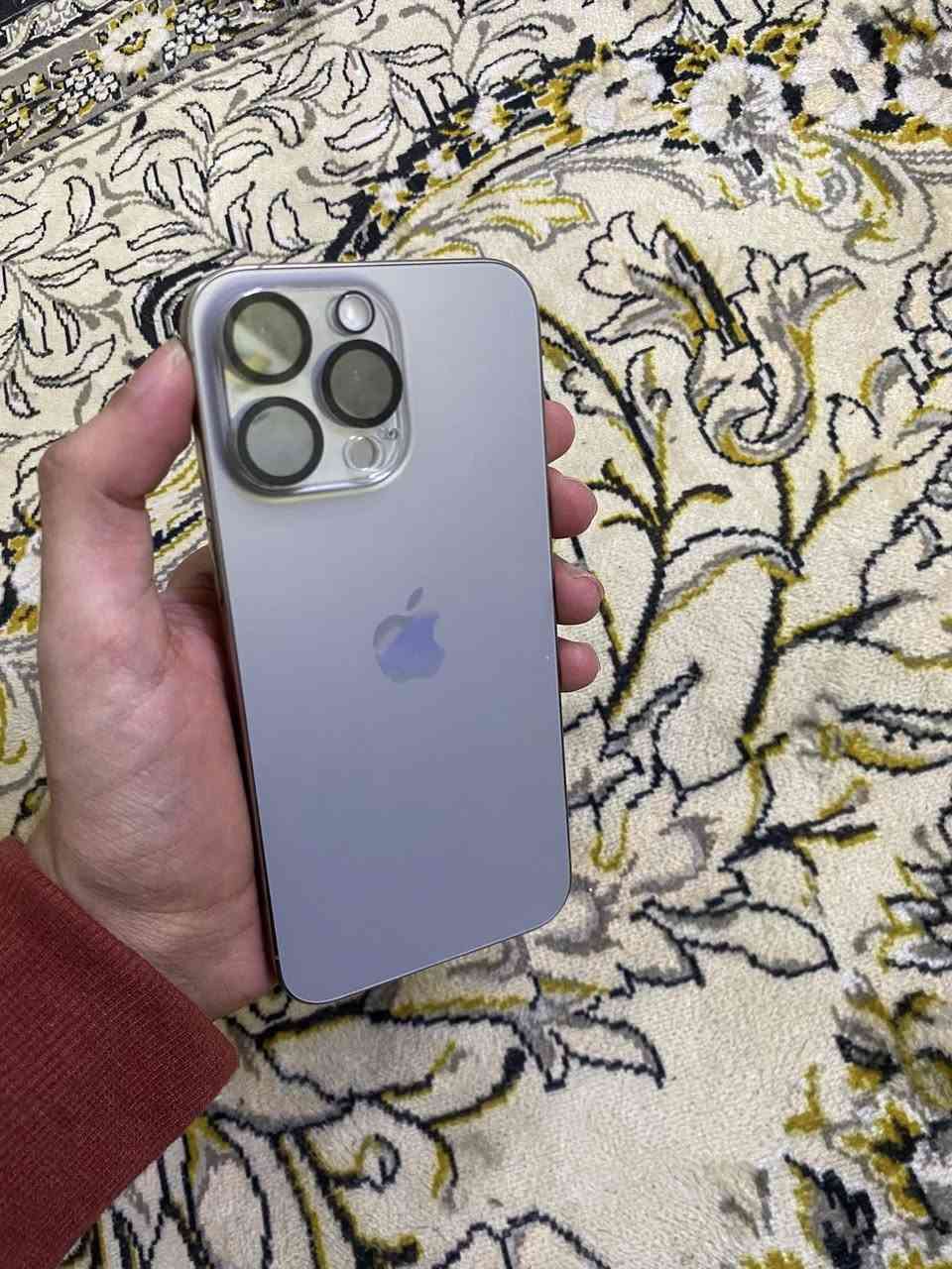 15 برو ماكس ماستر شرق اوسط 256 بطاريته 86 على وضع الشركه مكفول من اي عطل او صيانه سعره 935 بدون اي عمله مكاني العطيفيه اي استفسار راسلني واتساب وبالخدمه 
***********
