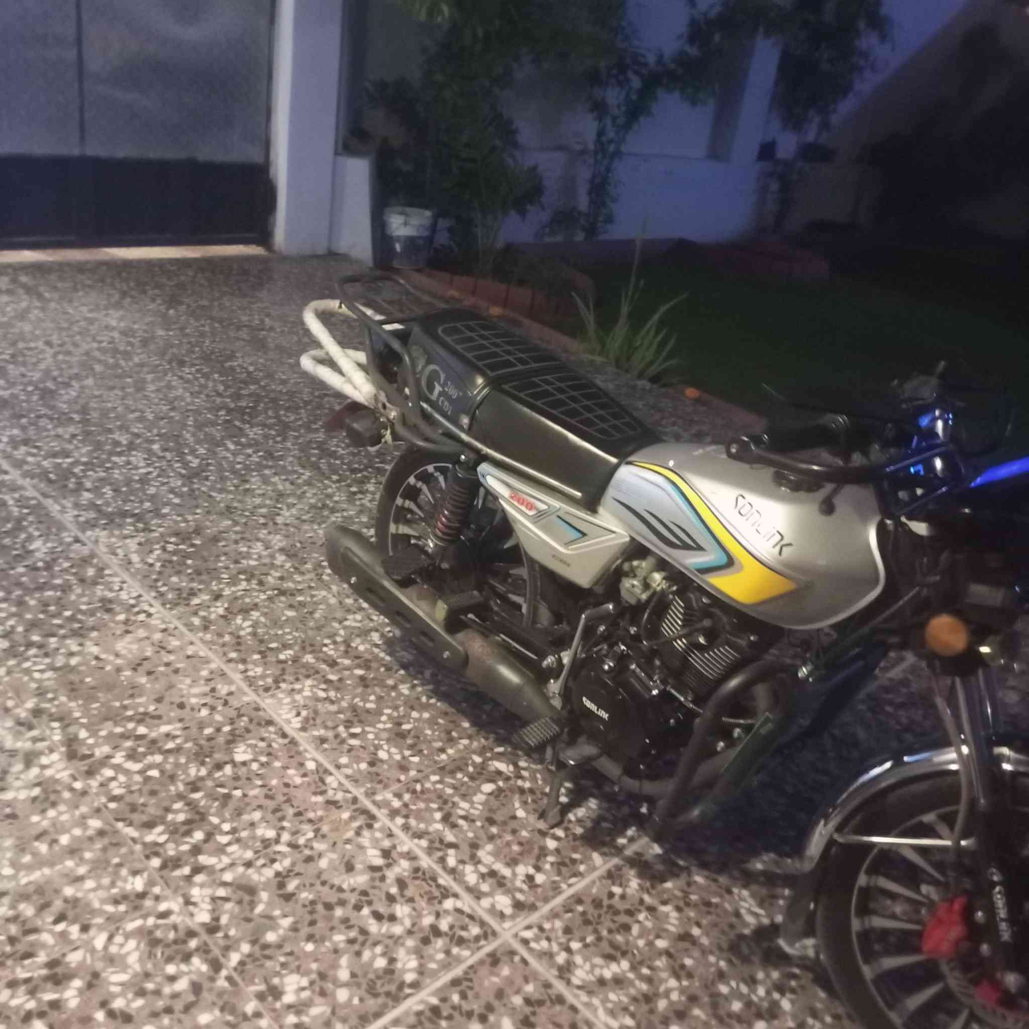 سلام عليكم دراجه سونك موديل 24  للبيع سعر 850 وبي مجال قليل مكاني رمادي تواصل خاص


**إذا كنت صاحب هذا الإعلان وتريد حذفه لأي سبب، رجاءا أرسل رسالة إلى الدعم الفني**