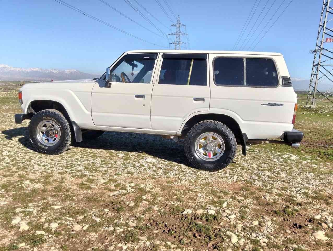 لانگرۆز بۆفرۆشتن مۆدیل 85ئاڕم پلاستیک سلیمانی 2fو چوارگیڕ گیڕومەکینە و ئەکسلودەبڵ ئەکسل بەشەرت چوارتایەی جەبەلی لەژیرایە مەکینەی ستەندەرە هەموگیانی بەشەرت***********+***********
