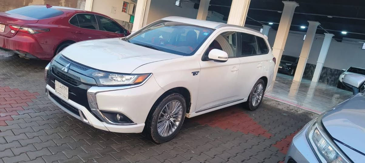 السلام عليكم ورحمة سياره ميسوبيشي أوتلاندر ستيشن كهرباء هايبرد بانزين 2022 رقم كركوك شرط التحويل
السعر 175  بيها مجال ***********
