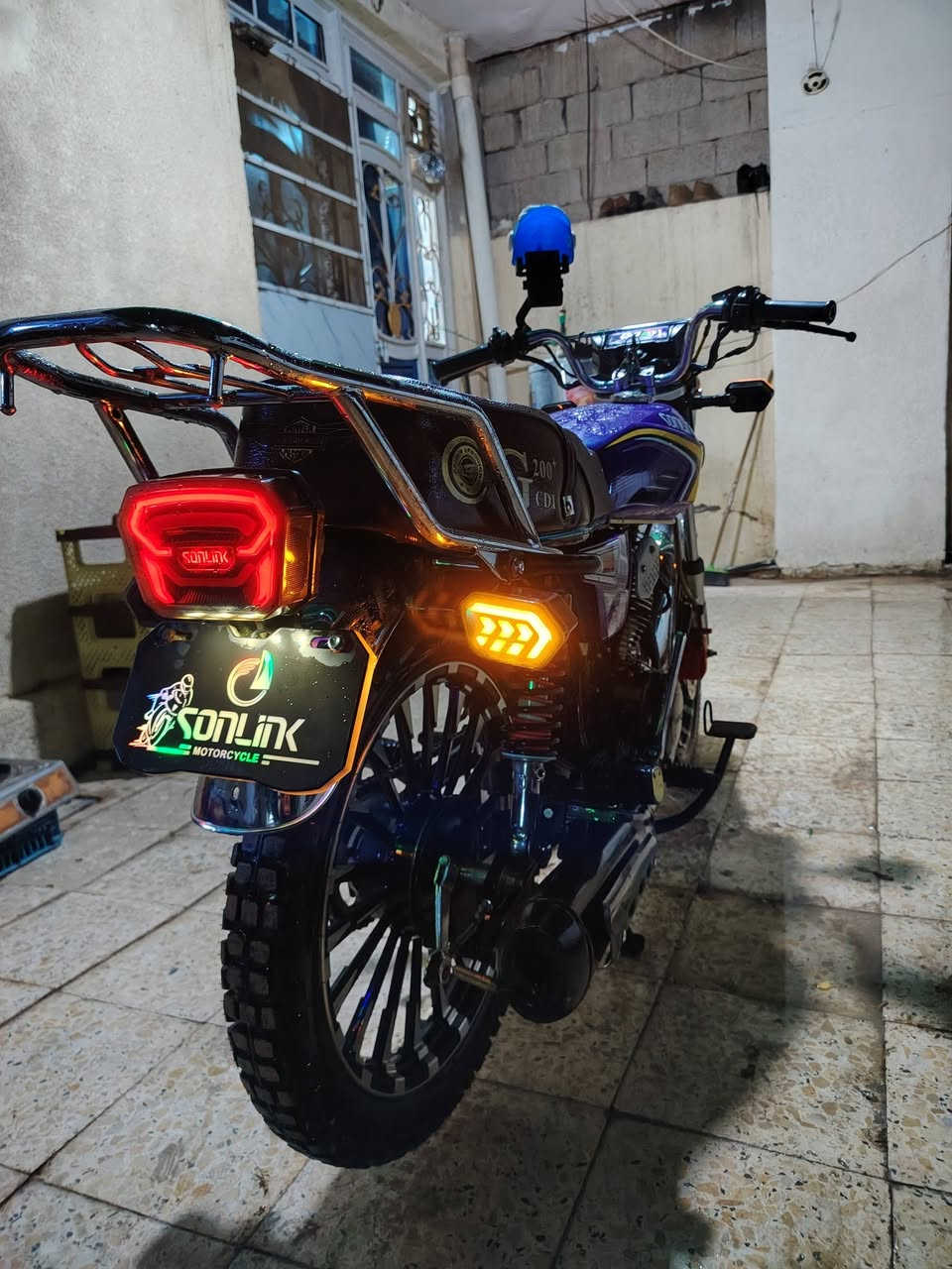 سيفان٢٤ شكل ٢٥ جديده بمعنى الكلمه لون مميز مكينه سوده  ٢٠٠ طياره ما ناقصها شي كهربائيات سلف بريك دسك امامي شاشه الكتروني بك لايت لد لايت لد اشاير لد
مكاني صويره ب٧٢٥ قفل قفل قفل 🔐 
***********
