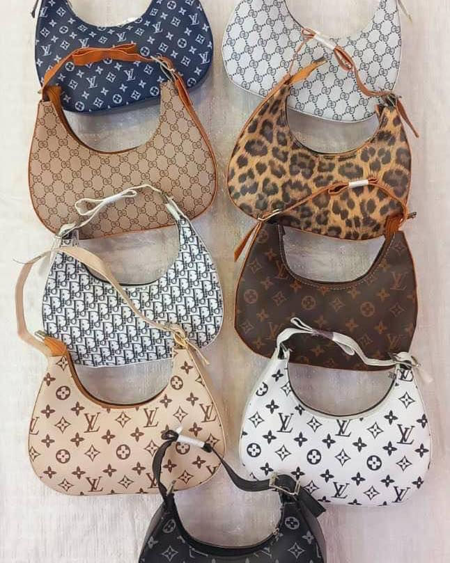 عروض تجنن استغلوا عرض لفترة محدودة

حقائب نسائيه درجه أولى 

متوفر توصيل الجميع محافظات العراق بس 5الاف التواصل معنا ع واتساب ***********
