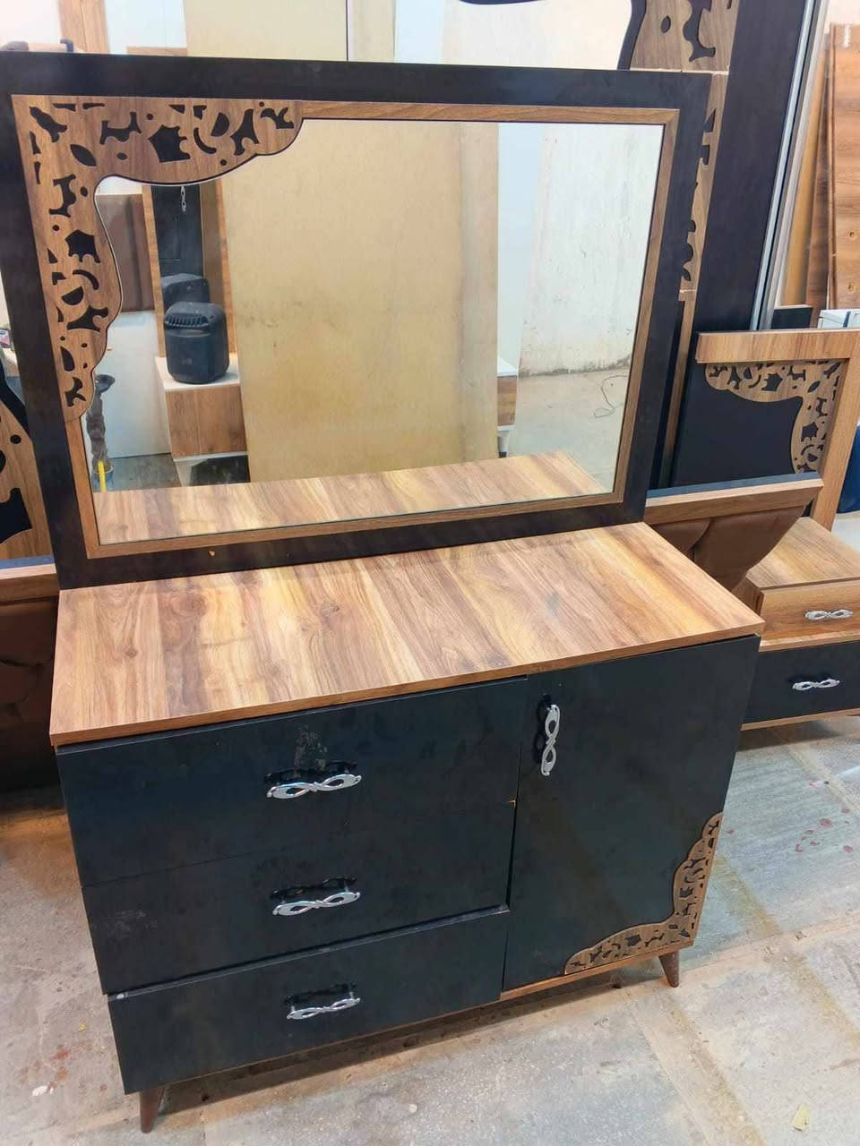 غرفة نوم مستعملة🇹🇷
نضافة 90 ٪💯فول نضافه
عدد القطع / 5
نضام / سلايت💢
سعرها 375/400 قفل💸
شد ونقل داخل بغداد مجاني🚛
يوجود توصيل محافضات 🚛


**إذا كنت صاحب هذا الإعلان وتريد حذفه لأي سبب، رجاءا أرسل رسالة إلى الدعم الفني**