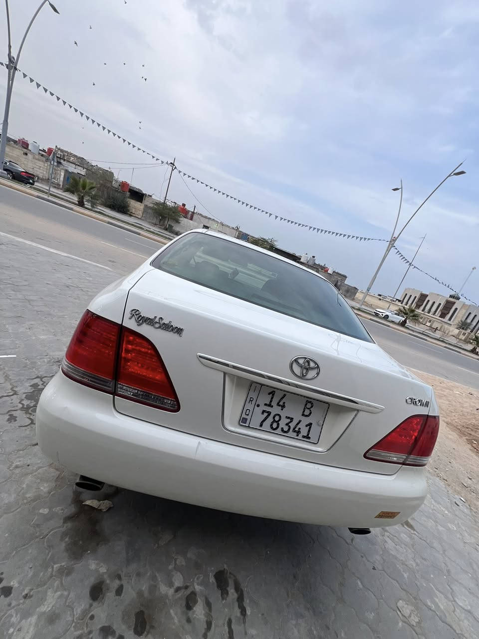 سلام عليكم. تويوتا كراون شاهينه. مديل. 2005  شاصي 82 دخول جديد تسجيل جديد مزاد دوله  ماشيه 61 ألف تحويل ثاني يوم سنويه لل 31 كفاله عامه كص ونغل جثه وضربه وصبغ وعيب شرعي. مواصفات دكمتين أربع كراسي كهربائي ستيرن كهربائي داخل رصاصي. زيرو غرفه بل كارتون تحويره  ميه بلميه مشط يسره بلاد حداده مكينه كير تخم تاير ميه بل ميه سياره جديده مناقصه برغي. ويل نفطي لبلادي مكاني بصره. سعره 150 وبيه مجال للشراي *********** رحمان.
