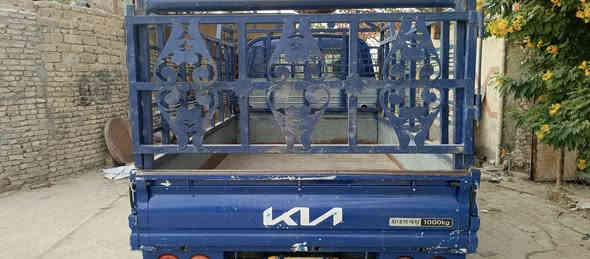 كيا بنكو ٢٠٠٤ رقم صدامي ب٦٠ وبيه مجال ***********
