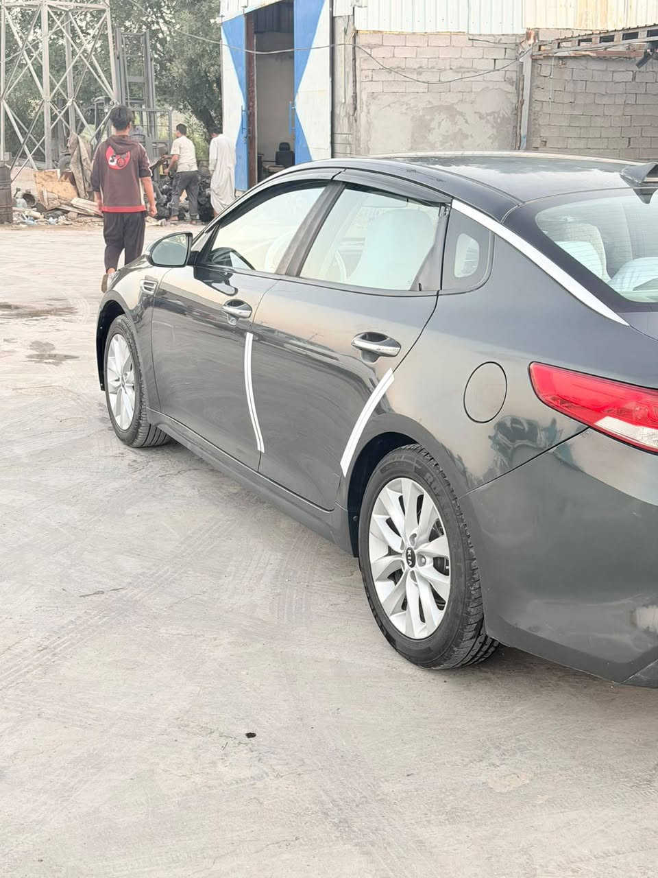 السلام عليكم أوبتيمه 2019
رقم بغداد بسمي تحويل مباشر 
تبريد 🥶 سيارة جاهزة الاخير
حداديه جديدة تخم تاير 
فول مواصفات محرك 2400
سيارة بصمه تبريد خلفي
سعر 128وبيه مجال (***********)
