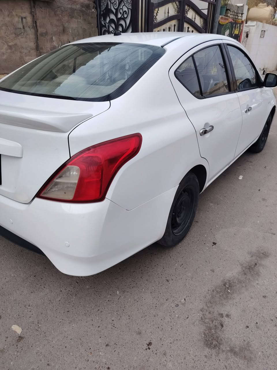 نيسان سني هندي موديل 18 رقم بغداد باسمي  سونار كدامك سياره مكفوله  مكاني بغداد حسينيه راشديه ***********
