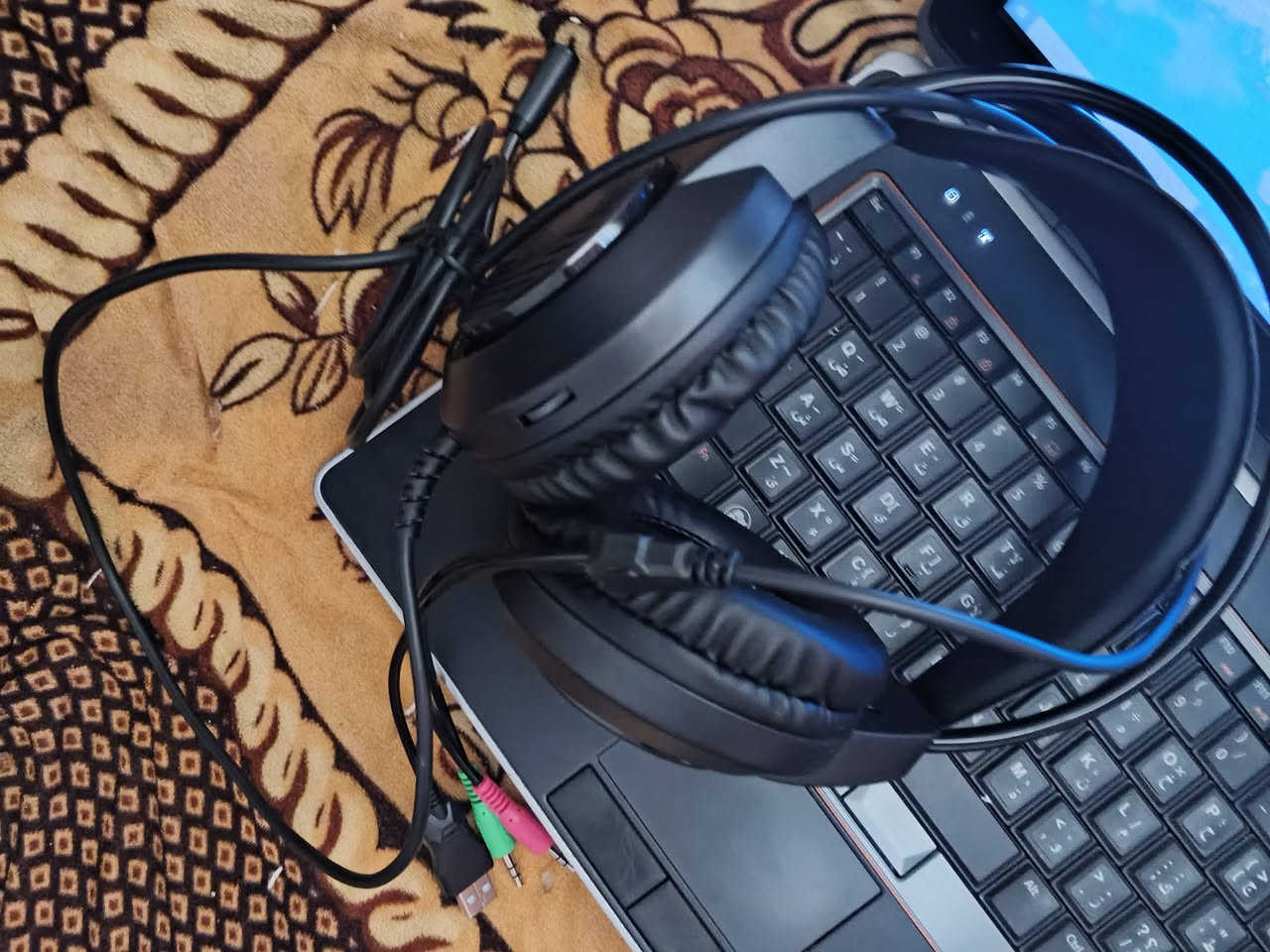 لبيع نضافه كدامك كامل تجهيزات قيم  سعر ***********
