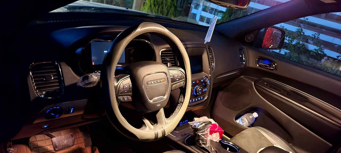 دوج داريجو موديل 2020 سياره جاهزه اي نقص ما بيها حادثها مبين بالصور ماشيه 100,000 السياره ومواصفات جي تي السعر ٢٥٥ للاستفسار ٠٧٨٠٣٧٦٦٥٨----***********
