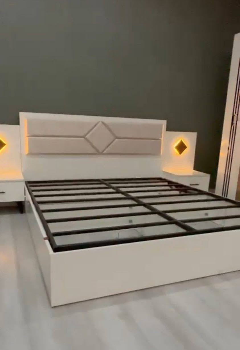 غرفة نوم تركي درجة اولى جديد غير مستخدم 5 قطع السعر 600الف دينار للحجز أو الاستفسار  واتساب ***********
