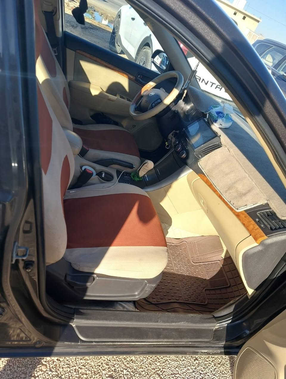 سلام عليكم 
اللبيع فقط 
سوناته موديل ٢٠٠٩ 
محرك ٢٤٠٠
 الونهه رصاصي غامق
رقم بغداد الجديد  بسمي 
وراد امريكي حادثهه
 جاملغ الخلف  السايق 
بس صبغ الا دواخل والا شي
كلهه اليبل واحد 
 السياره نضيفه وحلوه ومرتبه وماعوزهه شي
 تبريد تدفئه سياره
 فول موصفات فتحه تحكم ستيرن كشنات جلد ماعده البصمه   
وهاي صورهه كدامك 
اللستفسار اتصل عله الرقم ***********
العنوان كربلاء حي الغدير
ملاحضه بيهه شخوط بسيطه كلش عتقد مامبينه بل تصوير
