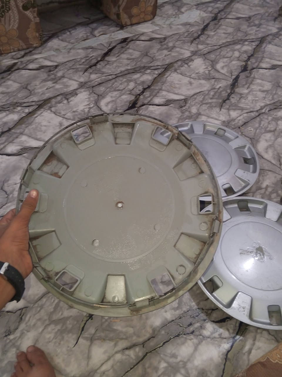 سلام عليكم كبات نضاف للبيع عنواني بصره تنومه شارع17 سعر قيمهن واخذهن حسب إقناع رقم لهاتف ***********

