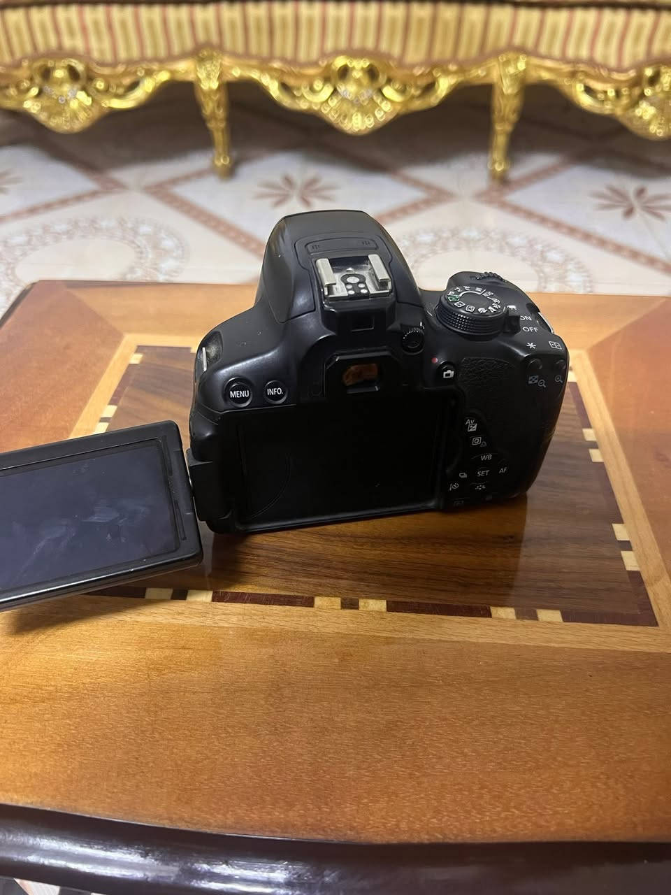 📸 للبيع Canon EOS 700D – نظافة 100%

🔹 الكاميرا: Canon EOS 700D
🔹 العدسة: 18-55mm
🔹 هود عدسة
🔹 بطارية
🔹 رام
🔹 جنطة
🔹 حزام كتف
🔹جلاتين احمر 

⚠️ الشاحن غير موجود

✅ الكاميرا بحالة ممتازة وجاهزة للعمل، مناسبة للمبتدئين والمحترفين.

💰 السعر: 275 ألف
🔹 بيها مجال بسيط للجادين

📞 للتواصل:
سيد عبد
***********

📩 خاص • واتساب • اتصال

#سيد_عبد_للكاميرات #Canon700D #كاميرات_العراق #بيع_وشراء_الكاميرات 📸
