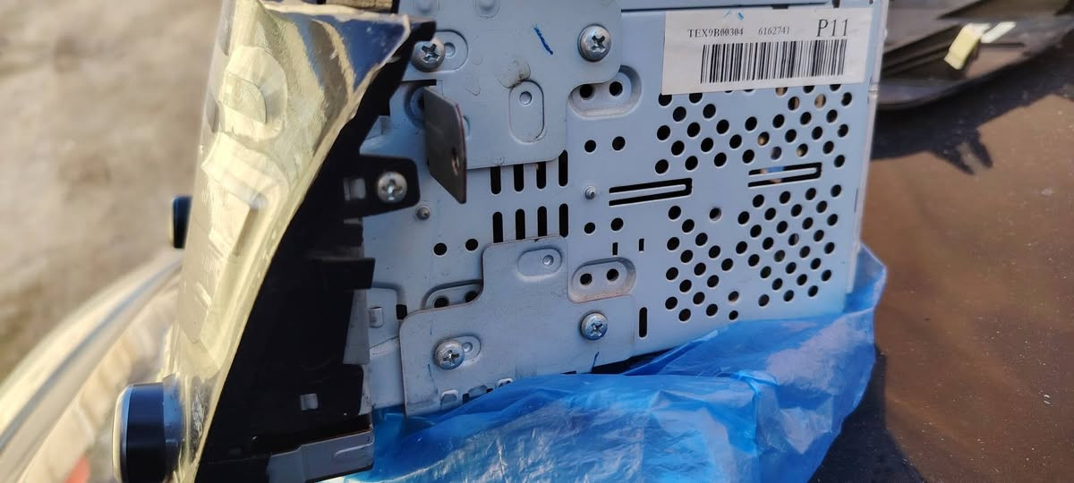 سي دي ام بي ثري راديو توسان خليجي الاصلي مال الشركه يرهم من ٢٠١٠ لحد ٢٠١٨ قيم واخذ وياه القاعده الفوگ تريد ندزلكياه توصيل هم يرهم ***********
