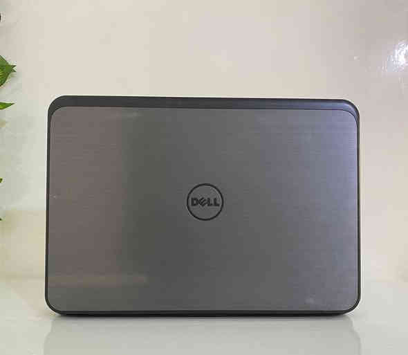 لابتوب Dell Latitude E3540

يشغّل: التصفح، برامج Office، الدراسة، تشغيل البرامج الخفيفة، مشاهدة الفيديو، والأعمال المكتبية اليومية.

المواصفات:

المعالج: Intel Core i3 — الجيل الرابع (فئة U)

الذاكرة (RAM): 8 GB DDR3 ― 1600MHz

التخزين: 320 GB HDD

كرت الشاشة: انتل 4 كيكا

الشاشة: 15.6″ — دقّة HD

الكيبورد: عربي / إنجليزي (ليزري)

إضافة: قارئ أقراص DVD

الهدايا والملحقات:
• حقيبة لابتوب
• شاحن أصلي
• ماوس
• ماوس باد
• تغليف احترافي (بابلز + كرتون للحماية التامة)

الضمان والخدمات:
• فحص عند الاستلام مع المندوب
• ضمان 7 أيام بعد الاستلام
• نفحص ونرتّب الجهاز قبل الإرسال
• تنصيب ويندوز وبرامج حسب الطلب (بقيمة إضافية إن طلب العميل)

السعر: 140,000 دينار

التوصيل متوفر إلى جميع محافظات العراق

للطلب والاستفسار (واتساب متوفر):
*********** – ***********
