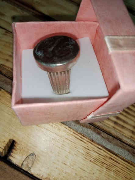 خاتم متوج بحجر الهبهاب صياغة يدوية بسعر ٣٥ ألف دينار قياس ٢٤ على ٢٥ تواصل خاص واتساب ***********
