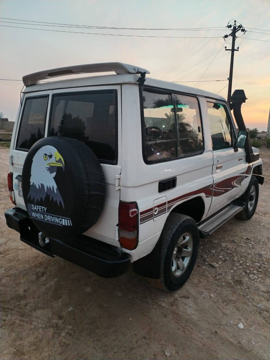 السلام وعليكم للبيع ربع موديل 1987 رقم بغداد شرط التحويل 
محرك ونجي كير محرك شاصي كله شرط كهربايات كلها شغاله شاشا جام كهربائي السياره لوي مصبوغه عام المكان ديالئ العضيم والشراي يدلل  مكلف بل نشر *********** /***********
