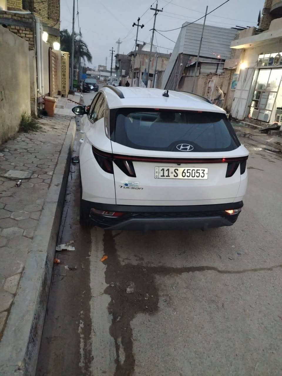 توسان 
موديل ٢٣ خليجي 
 تشغيل عن بعد
 مرايا شفط
 مكينه الفين دوش 
حساس امامي خلفي
 كشنات كهرباء 
مكفوله كفاله عامه رقم بغداد 
لايت زنون 
كاميرا خلفي
***********1
216 وبيها مجال
 مكان الكوت
