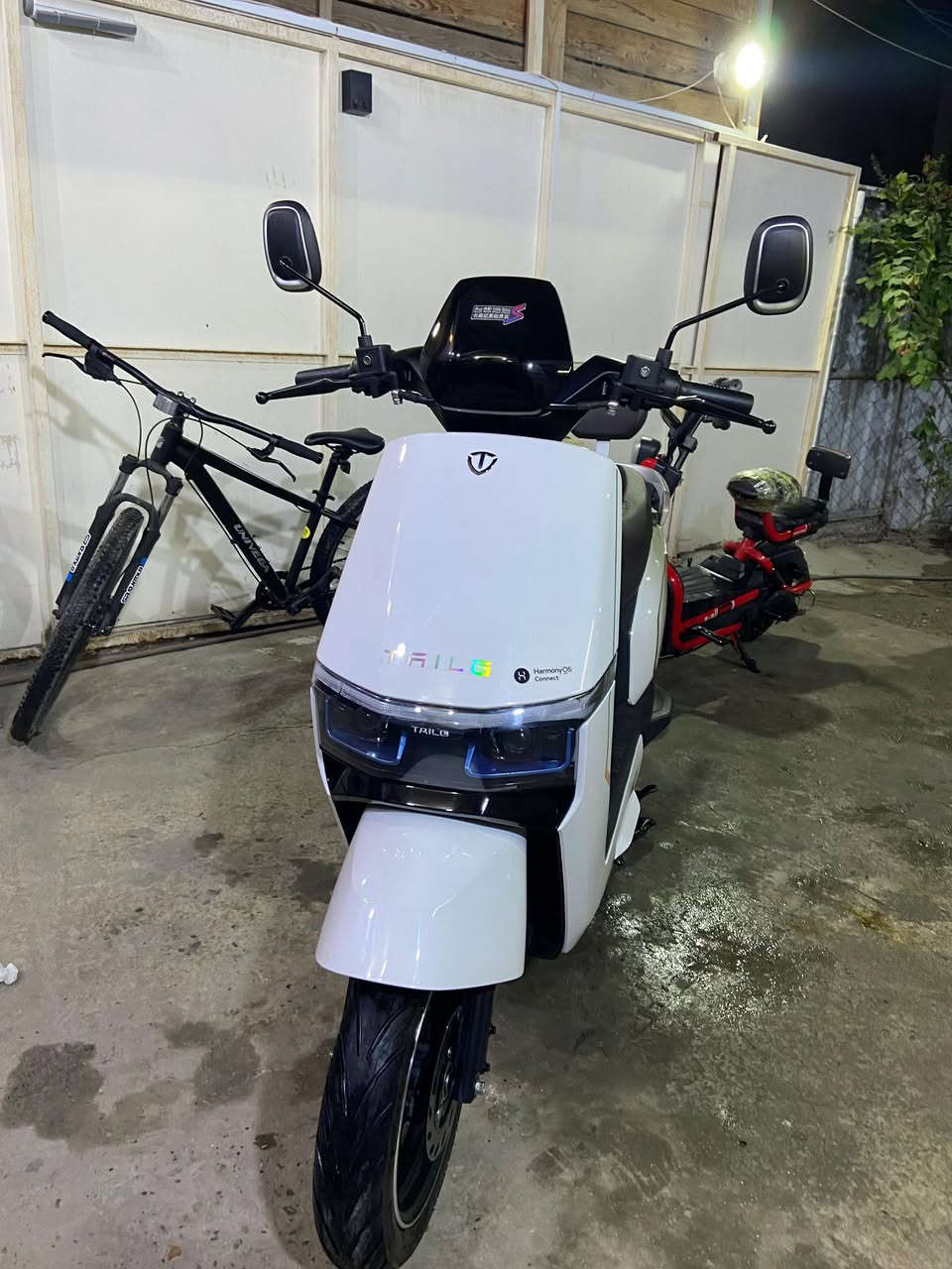 السلام عليكم 🌟
السلام عليكم 🌟  
دراجة كهربائية للبيع 🚴‍♂️

🔹 النوع: تالج  
🔹 البطارية: ليثيوم فوسفات الحديد (LiFePO4) – من أفضل الأنواع  
🔹 عمر البطارية: يوصل لأكثر من 3 سنوات  
🔹 عدد دورات الشحن: فقط 40 دورة (يعني شبه جديدة)  
🔹 المميزات: تدعم الربط بالموبايل 📱  
🔹 الحالة: نظيفة جداً واستعمال قليل  

💰 السعر: 900,000 دينار عراقي  

📍 الموقع: بغداد – المنصور  
📞 رقم الهاتف: ***********
