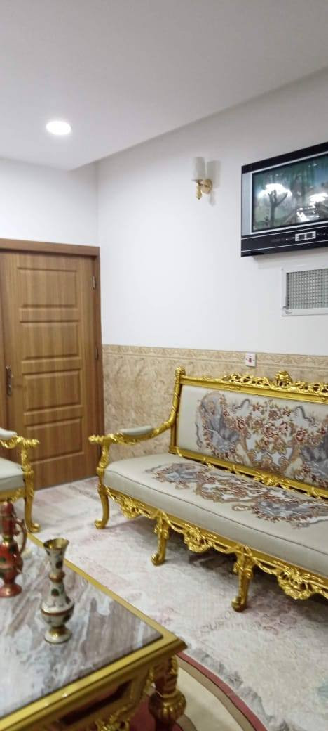 بيت للأيجار في أربيل منطقة 5 حساروك خلف ماجدي مول 4غرف وصالة ومطبخ وهول وكراج .البيت نظام دكتات موزعه على جميع الفرف ومزود ب مبردة كبيرة وسبلت ومراوح سقفيه وسخان وماطور ماء و خط انترنت فعال مع الراوتر والمطبخ مزود بكاونتر كامل وغسالة صحون... الأيجار 500 ألف للأتصال *********** وات ساب
