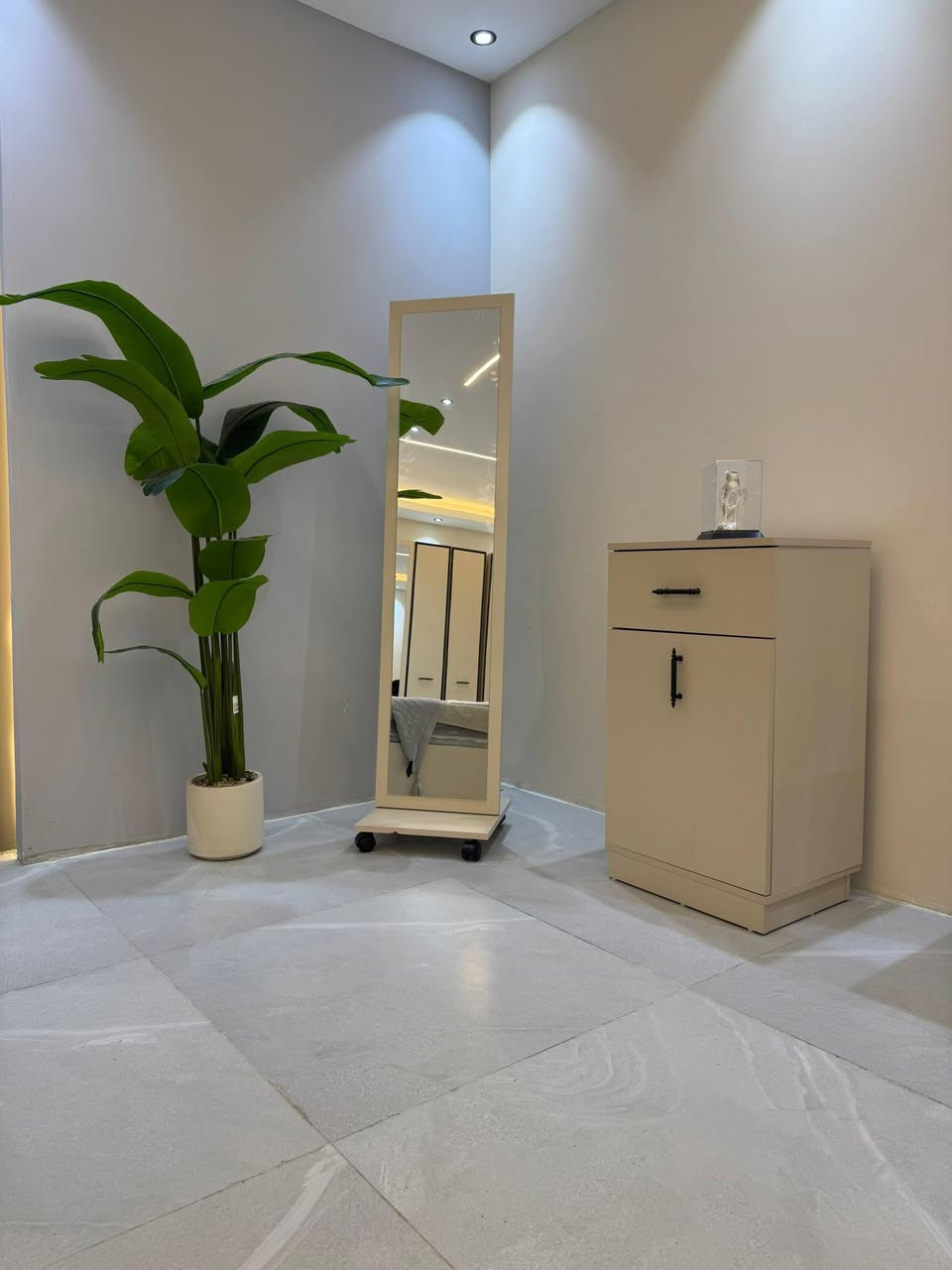 من معرض وموبليات اميد 
انسب أسعار لدينا افتر سوك بل أخير تعال يمنا وأحكم بنفسك
💥💥📣📣📣📣
يتوفر لدينا غرفة نوم 5 قطع و غرفة نوم 6 قطع وغرفة نوم 7 قطع وغرفة نوم 8 قطع وغرفة نوم 9 قطع وغرفة نوم 10 قطع وغرفة نوم 11 قطع كل موديلات غرف نوم متوفر لدينا أكثر من 200 موديل  من غرف
يتوفر لدينا غرف نوم شبايي

دوشك نفرين أكثر من 10 موديل 
دوشك نفر واحد أكثر من 10 موديل

قريولة خشب و حديد
وسفري تركي و عراقي و صيني 

تعلاكات أكثر من 21 موديل

طبلاة أكثر من 50 موديل
خماسي و ثلاثي و رباعي 

كنتور بابين و 3 أبواب و 4 أبواب و5 أبواب  و 6 أبواب 

وكاروك اكثر من 15 موديل 

مستواليت 
امرايه عمودي
ميز مكتبي 
كراسي مكتبي 
ميز طعام🍱🍜
ميز تلفزيون📺
عش مرجوحة
عش أطفال 
طخم ديوان
قريوله طابقين
زحلكيه
مرجوحة حديقه 
ميز طعام حديقه🍴

العنوان قضاء طوز خورماتو شارع عام مقابل معرض الغدير مجاور ايوب ديكورات او مجاور علي فاتح الزراعي

بإدارة
علي عباس 
***********
***********
