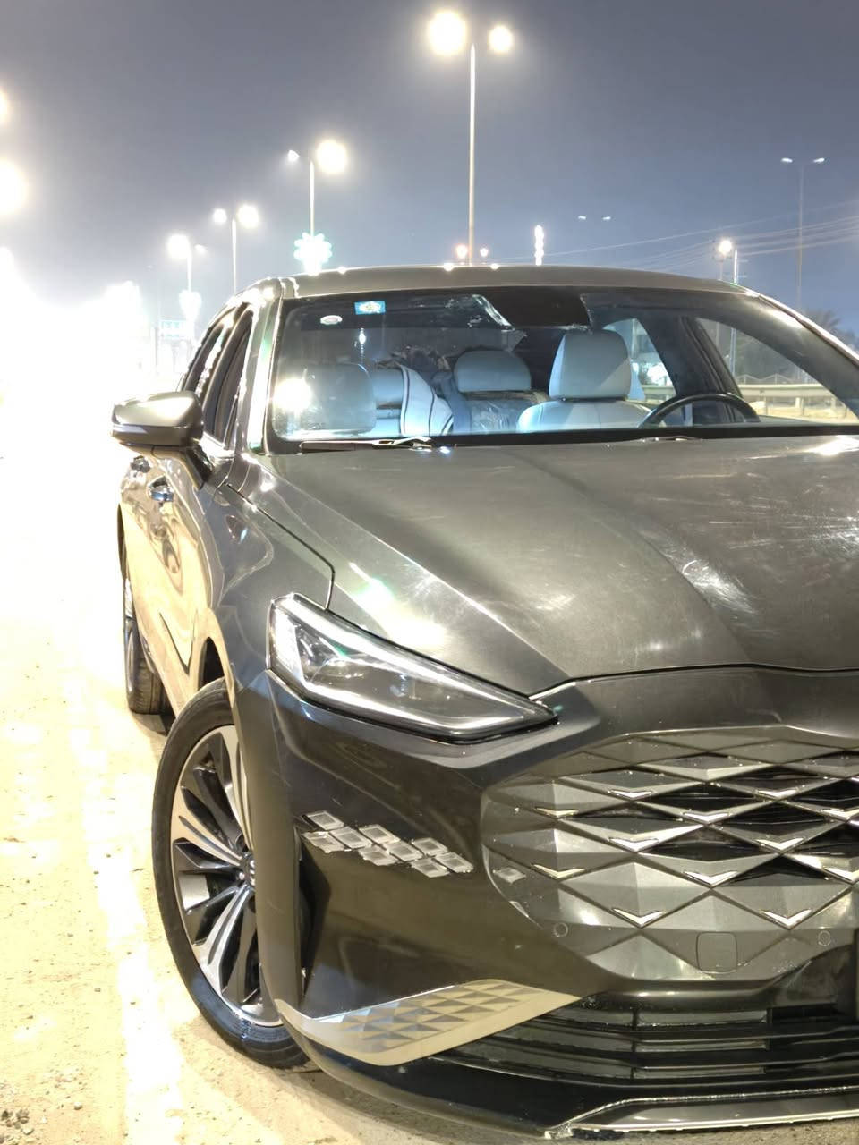� للبيع: كيا K8 موديل2024 فل مواصفات بانزين 
سيارةKia K8 2024 للبيع بحالة ممتازة جداً، استعمال شخصي ونظيف.
قتصادي 
📌 الموديل: 2024
📌 المواصفات: نص فول 
📌 الحالة: نظيفة جداً 
📌تبريد ثلج 

✨ المميزات:
* كاميرات 360°
* حساسات أمامي وخلفي
* تشغيل بصمة + ابواب بصمه +ترحيب  
* شاشات كبيرة + Apple CarPlay / Android Auto
* رادار + نظام المحافظة على المسار
* كراسي جلد فاخرة 

🚗 السيارة استخدام شخصي، مريحة جداً بالسفر وثابتة بالطريق
💰 السعر: (200 ورقه / قابل للتفاوض)

📞 للتواصل: (08726600828)
📍 الموقع :كربلاء


**إذا كنت صاحب هذا الإعلان وتريد حذفه لأي سبب، رجاءا أرسل رسالة إلى الدعم الفني**