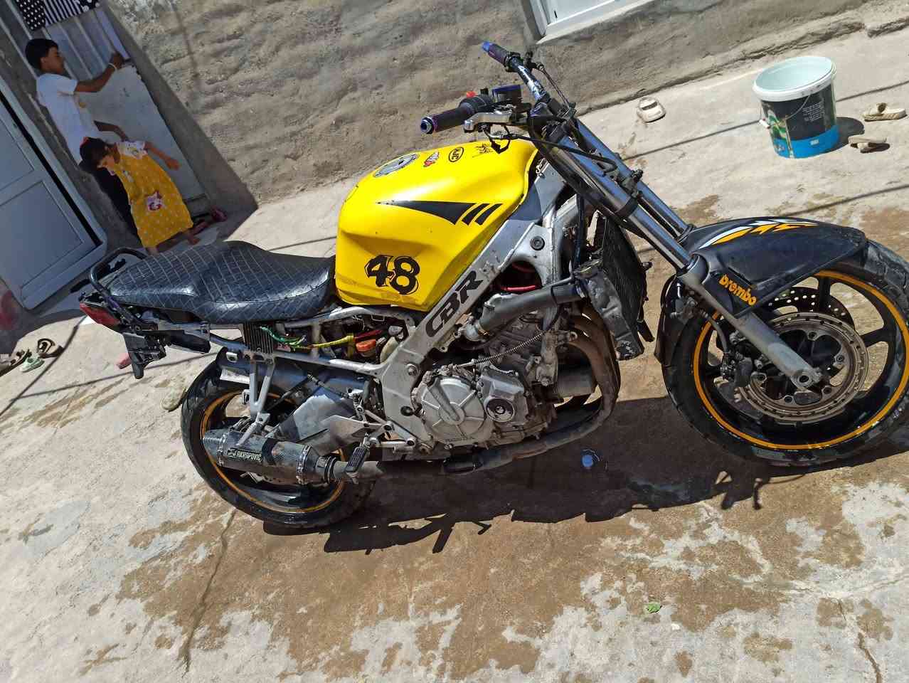 سلام عليكم   f2 للبيع 
   محرك  للبيع  شغاله شرط  نكرة سلف نشاط. فول فقط بيها صوت بل محرك طلع بيها جديد   الدراجه شغاله مابيه اي عيب غير صوت.  

سعر  750بيها مجال للشراي


**إذا كنت صاحب هذا الإعلان وتريد حذفه لأي سبب، رجاءا أرسل رسالة إلى الدعم الفني**