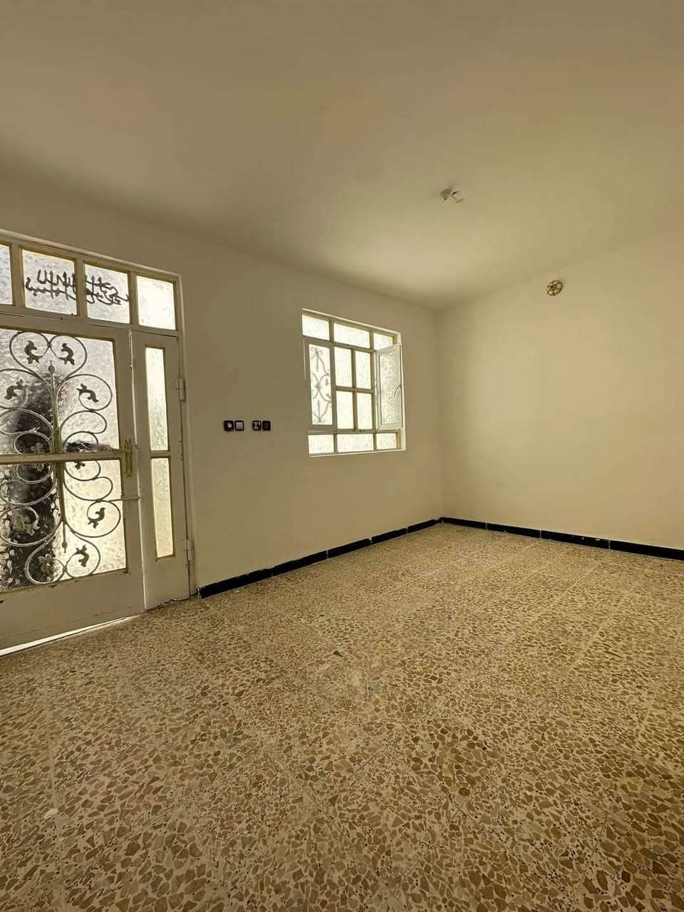 بيت 100 متر دولان 31254 الشارع مقابل مدرسة السفير السعر 75 مليون
والشراي يتصل ***********
