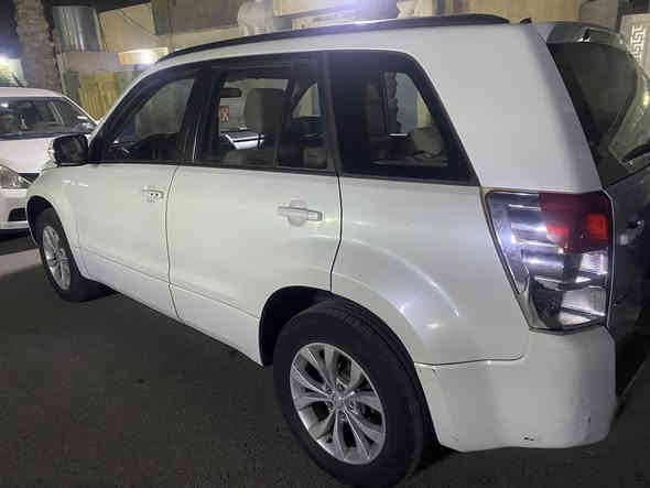 السلام عليكم 
سازوكي فيتارة 2014
ماشية 174 الف السيارة دفع رباعي كير محرك تبريد شغال
السيارة بيها ضربات ما واصلة دواخل معدلة على البارد الجاملغ اليمين والباب الي خلف الراكب مثل ما موضح بالصور
الصدر مالتها نص عمر 
رقم بغداد السنوية ساقطة 
معروضة ب85 قابلة للتفاوض بعد المعاينة

للتواصل خاص
او واتساب ***********
