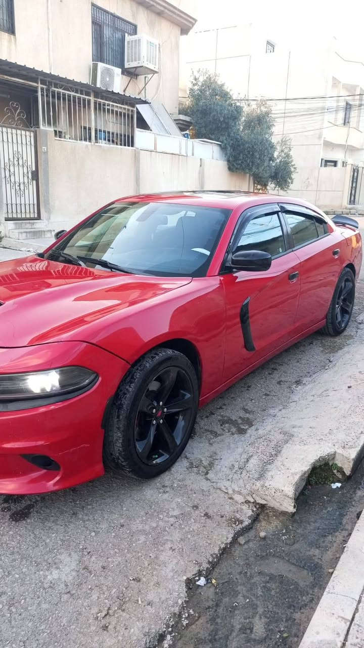 ***********
2016
سياره بلا معجون وسعر خاص وكله شرط طخم تايه عليها جديد...
