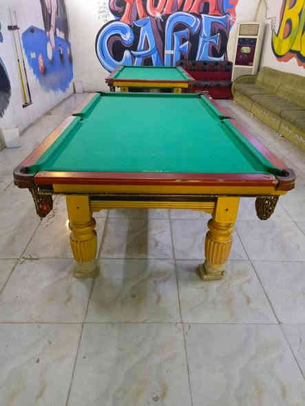 سلام عليكم ميز فانوس كلش نضيف ويا سيت بلجيكي اصلي مكاني نجف شارع المطار سعره 400 الشراي يتصل ‏‪***********‬‏
