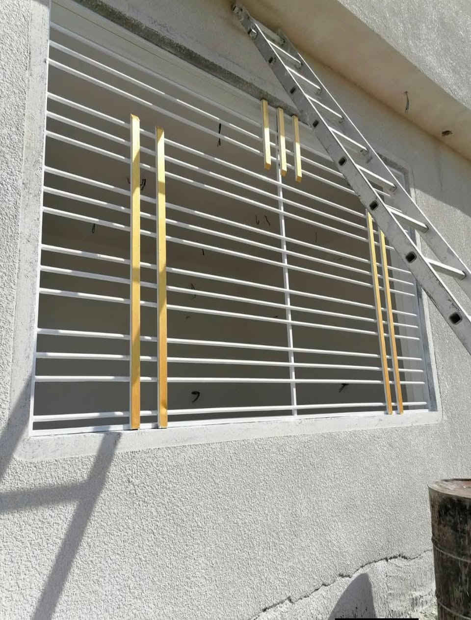 الحداد ابو علي شغل درجه اولئ شبابيك بيبان سقايف حسب الطلب شغل نضيف وسريع واسعار تنافسيه وخصومات للمقاولين والاكثر من قطعه  متفرغ للعمل للتواصل علئ الخاص او الاتصال علئ الرقم ‏‪***********‬‏
