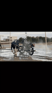 سلام عليكم مكلف بل نشر موطور تايكر موديل 2020 محرك 150خمسة گير محرك شرط ما ممدود علي صبانه وتشغيل عن بعد وبي منه فيس ومحرك شرط من كلشي نشاط نار ما تصرف علي ربع وهاذا صاحب الماطول صبار خيري احمد الاستفسار اتصال 0773 965 0887
