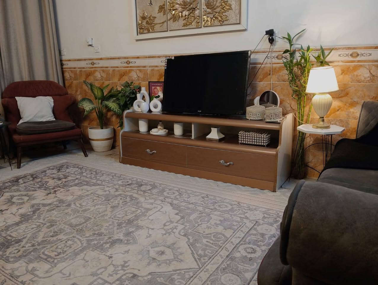 تخم تركي زان ٨ مقاعد ب٣٠٠ الف
***********  واتساب
