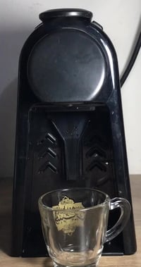 جهاز قهوة كبسول • نسبريسو • مستخدم نضيف