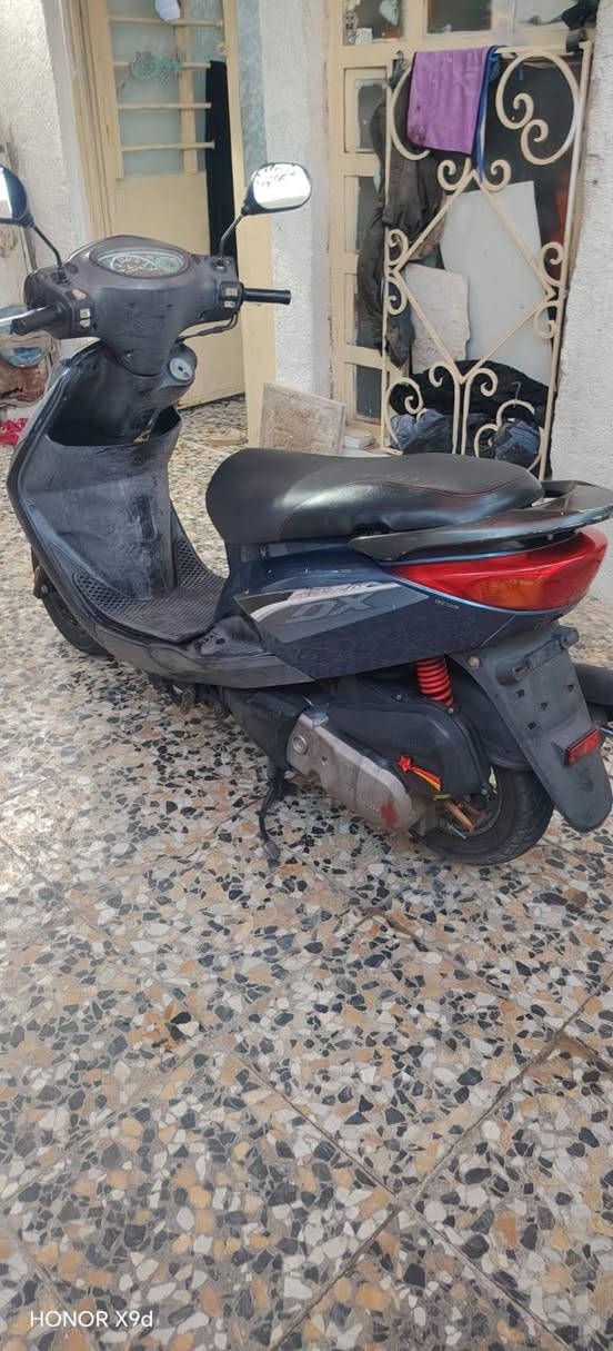 سلام عليكم بريز ببغاء للبيع دراجه جديده وكله بلاديه مختمه ولون مميز كفاله وختم واحد ويه المكينه مطابق حته الملاح مختم بيه زنون منضومت دبل اشاره لد قفل جنطه قفل ستيرت قفل جوزه كله شغال كيلو متر طوافه كامله للخير بيه ملاحضه كلج امامي نص عمر فقط سعره 1100 مكاني بغداد الزعفرانيه ***********
