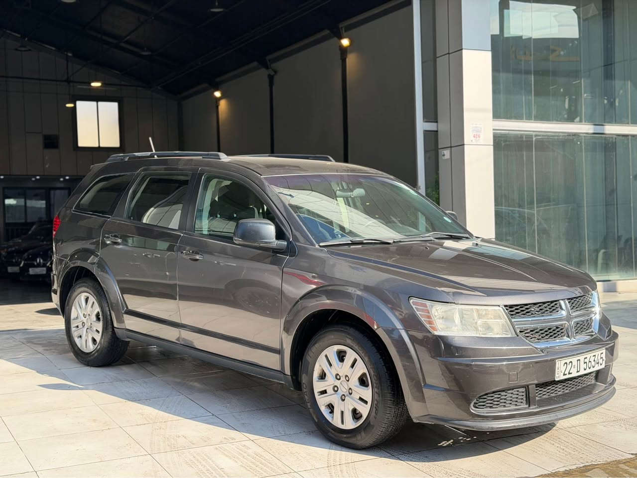 Dodge jorney 2017 
مواصفات امريكي 
بدون دواخل بدون ارباك 
٢ قطعة صبغ 
سيارة جديد جديد 
سنوية فحص هزة تخم تاير كلة جديد 
٤ سلندر 
محرك كير صدر كفالة 
123$
*********** وتس اب 
*********** أربيل, العراق
