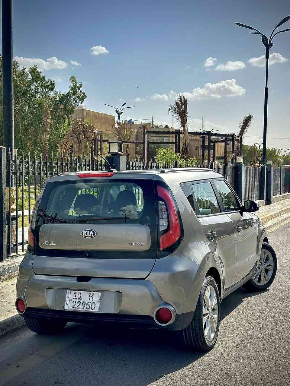 صول 2016 EX
رقم بغداد الجديد بأسمي 
مكينة 2000
ضرر كما موضح بالسونار  
بابين فقط صبغ والبنيد فقط فتح والقمارة جراد بسيط بدون ايرباك
ماشية 50 ميل
مواصفات مقاعد امامية تدفئة اشاير بالمري عداد km
كامرة خلفية 3 وضعيات قيادة 
لايت زينون ولد امامي وخلفي والمواصفات الباقية المعروفة  
ارضيه جلد دوشمة مقاعد
السيارة نظيفة وبدون اي نقص 
مكاني زيونة او الزعفرانية
السعر 105 وبيها مجال 
للتواصل *********** واتساب او اتصال
