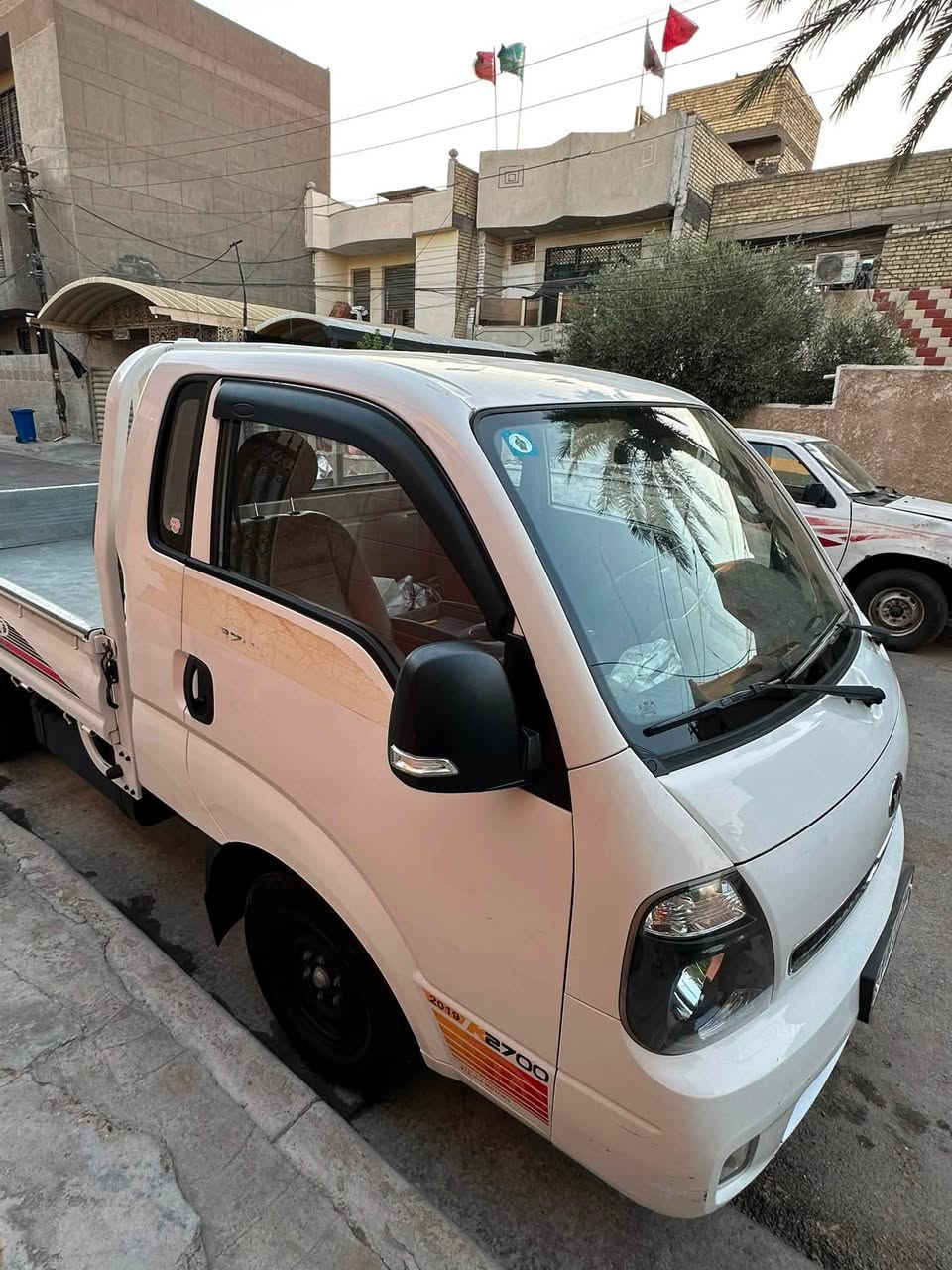 للبيع كيا بنكو 2700 نثيه
موديل 2019 
ماشيه 92 الف كم 
السعر ١٢،٧٥٠ دولار يعني ١٢٧ ورقه ونص وبيها مجال 
للتواصل على الرقم ***********
غير متواجد على الفيس
