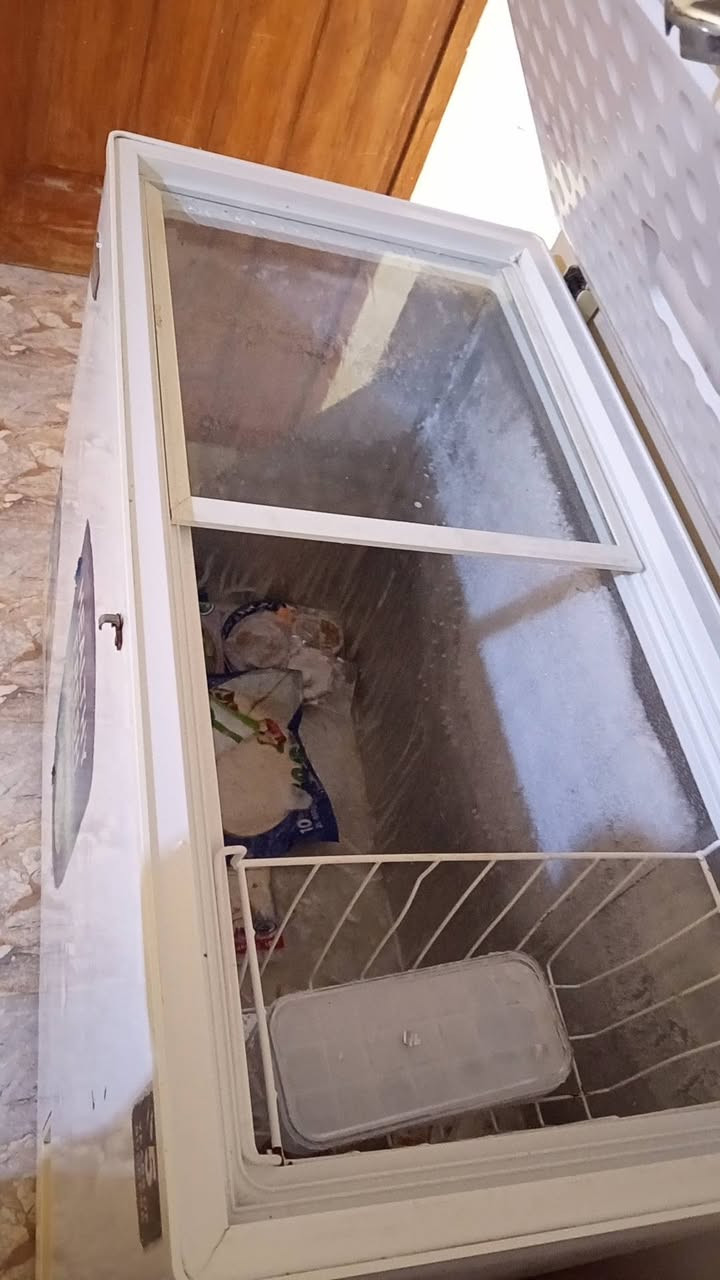 مجمده نضيفه كلش ومابيه ضرر ابد ولا داخله تصليح وتجميد  سعرها ١٥٠ قفل الي يريدها يتصل ع هذا الرقم ***********
