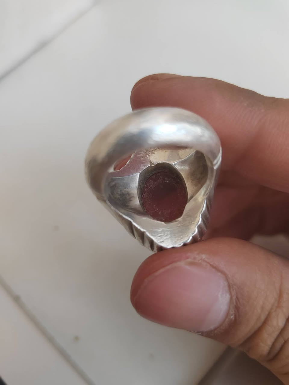 سلام عليكم محبس للبيع صياغه عقيل البحريني صياغه ثقيله
مكاني الناصريه توصيل موجود ***********
السعر 120

