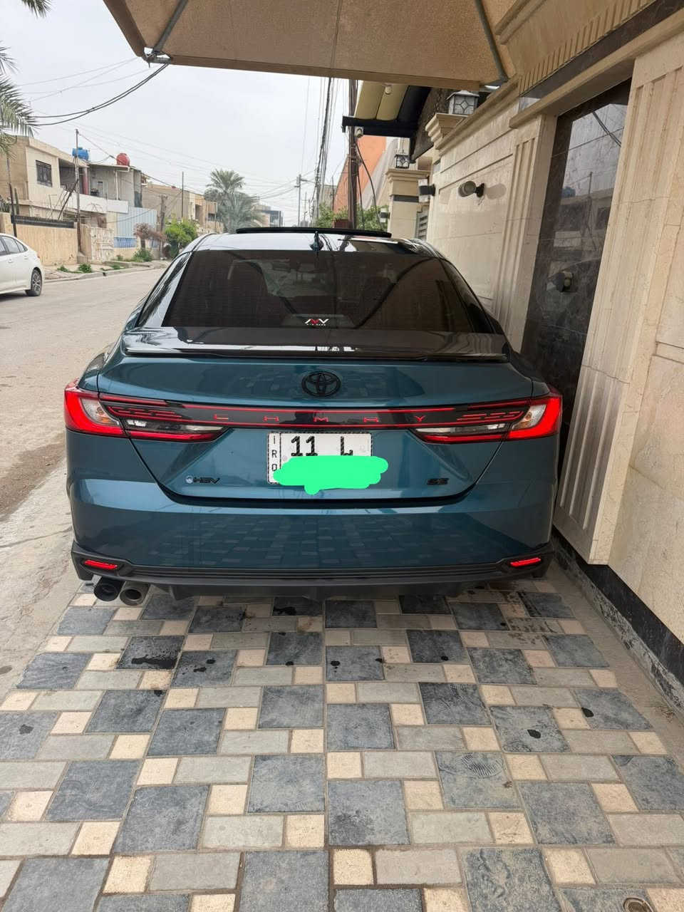 كامري 2025 SE
فول مواصفات ماشية 16 الف كيلو متر 
الحادث جاملغ وبنيد بدون صبغ وبدون ايرباك 
العنوان بغداد / ***********
