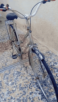 السلام عليكم بيسكلين للبيع
البناتي حجم26
والثاني حجم 27
السعر 90  
المكان بغداد البلديات 
رقم ***********
